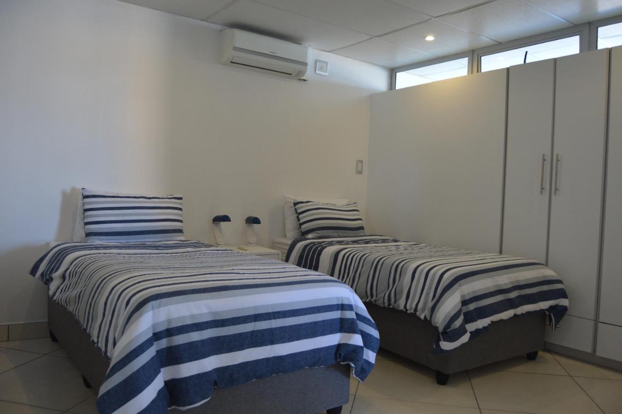 Accommodation Front - Classy 4 Sleeper With Ocean Views Durban Eksteriør bilde