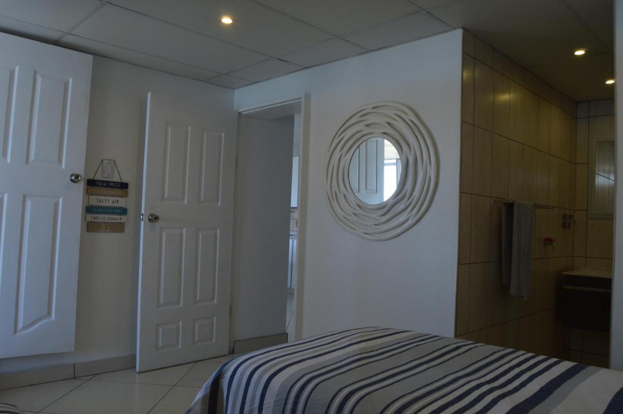 Accommodation Front - Classy 4 Sleeper With Ocean Views Durban Eksteriør bilde